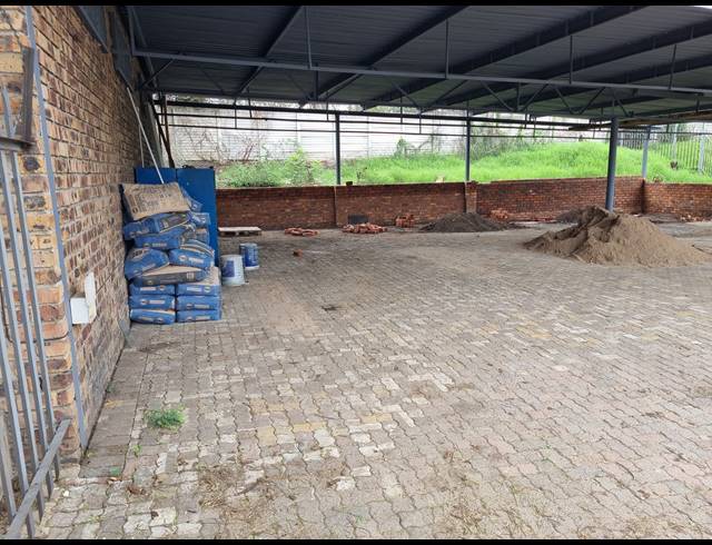95M² INDUSTRIAL YARD TO LET IN VINTONIA
